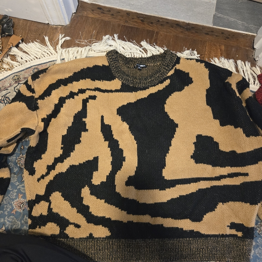 Sweater - Picture 2 of 2